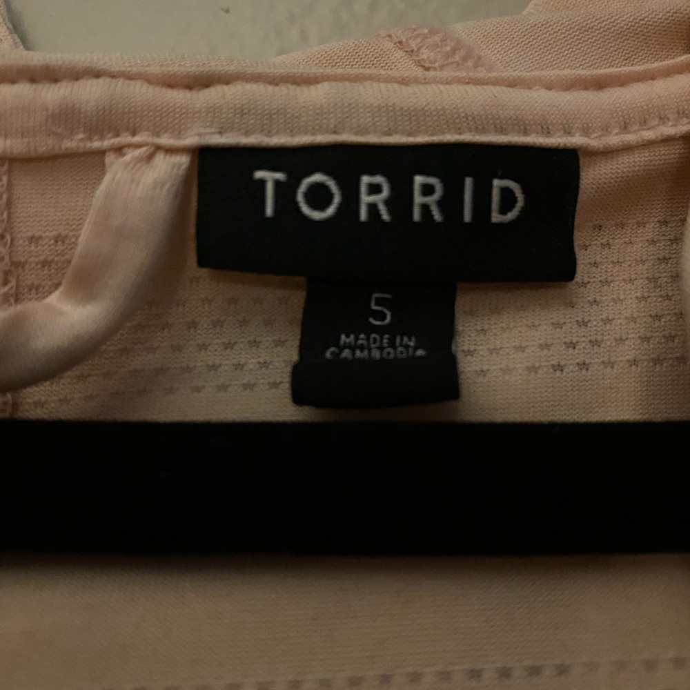 TORRID pink active light weight jacket - Picture 2 of 2
